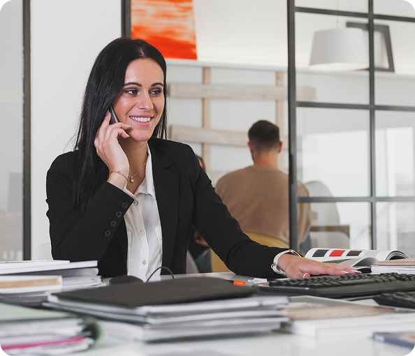 Asesora de atención comercial para agendar demo de SAM Suite